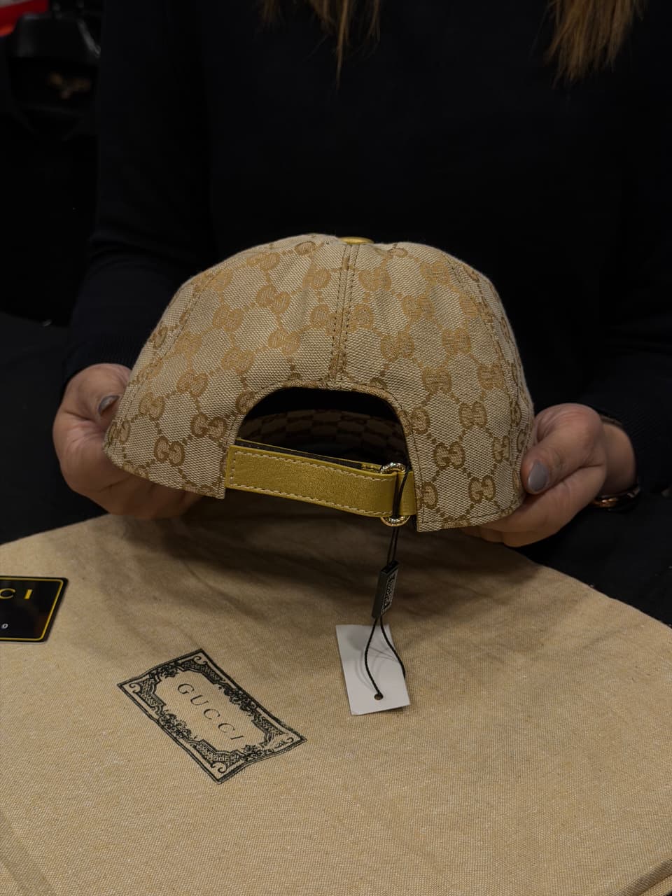 Gucci Premium Cap with Dust Cover
