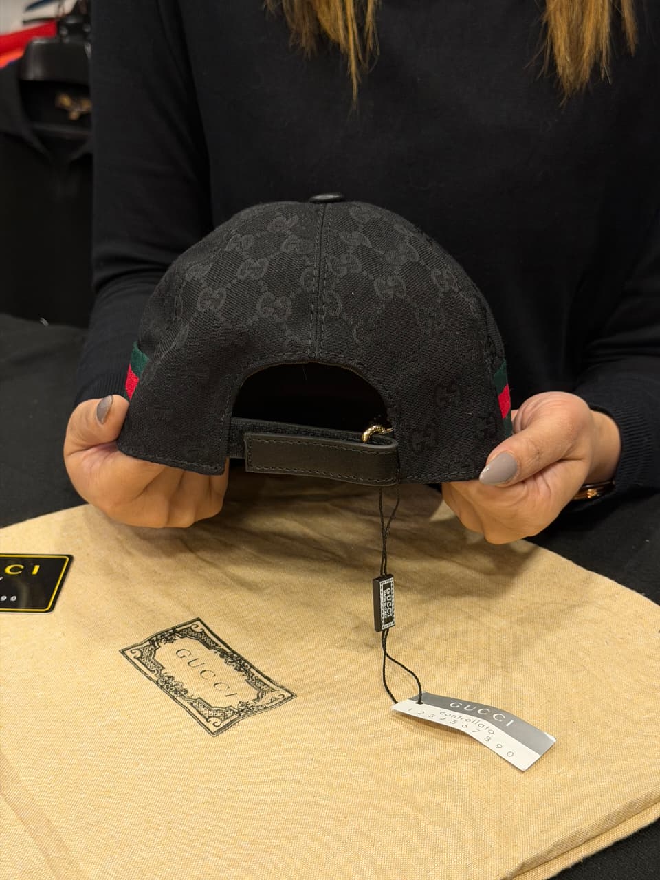 Gucci Premium Cap with Dust Cover