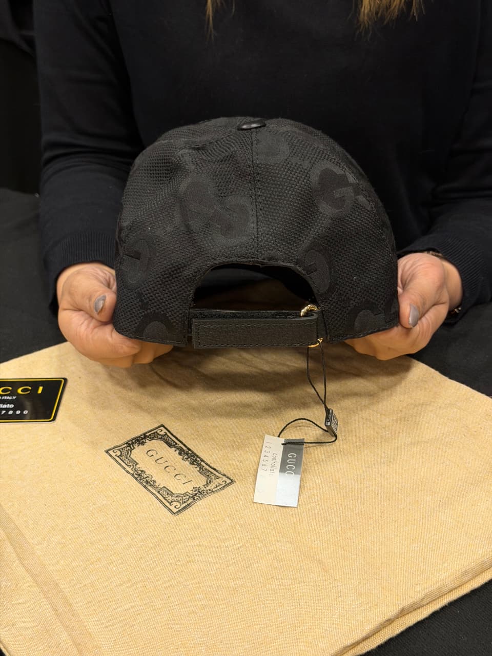 Gucci Premium Cap with Dust Cover