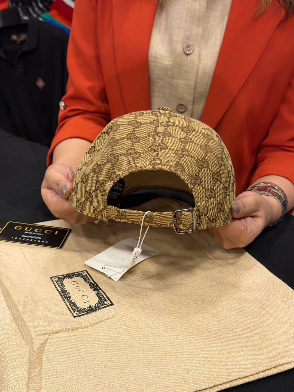 Gucci Premium Cap with Dust Cover