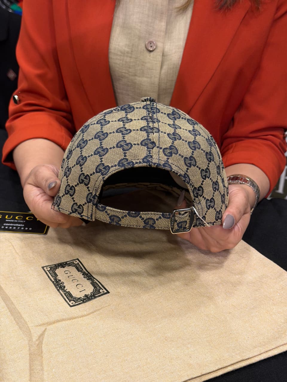 Gucci Premium Cap with Dust Cover