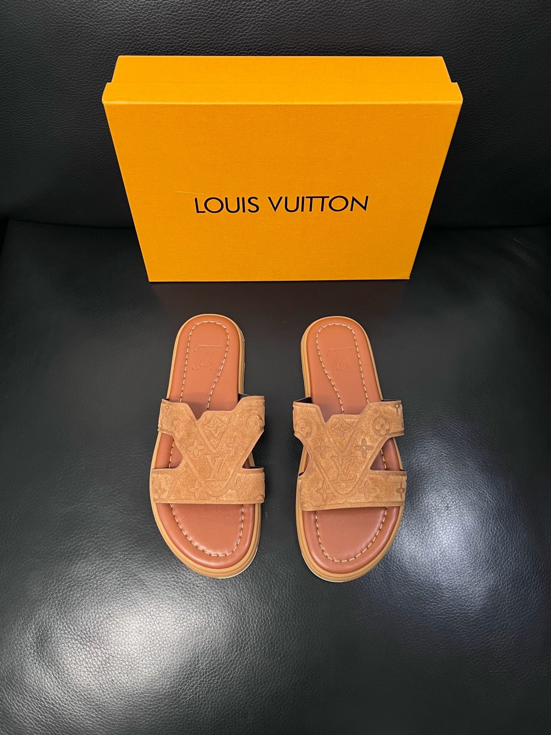 LOUIS VUITTON SLIDES MEN