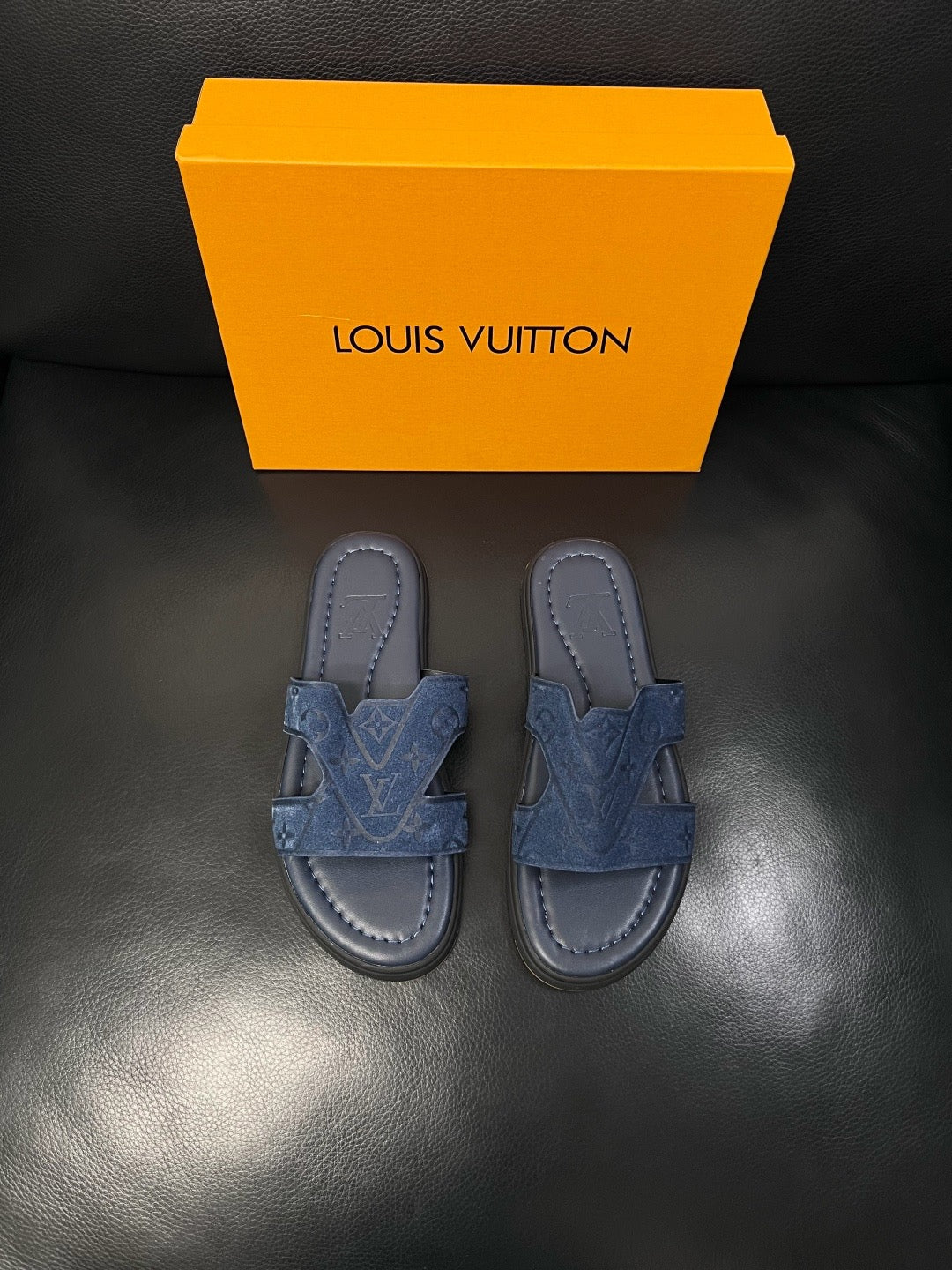 LOUIS VUITTON SLIDES MEN