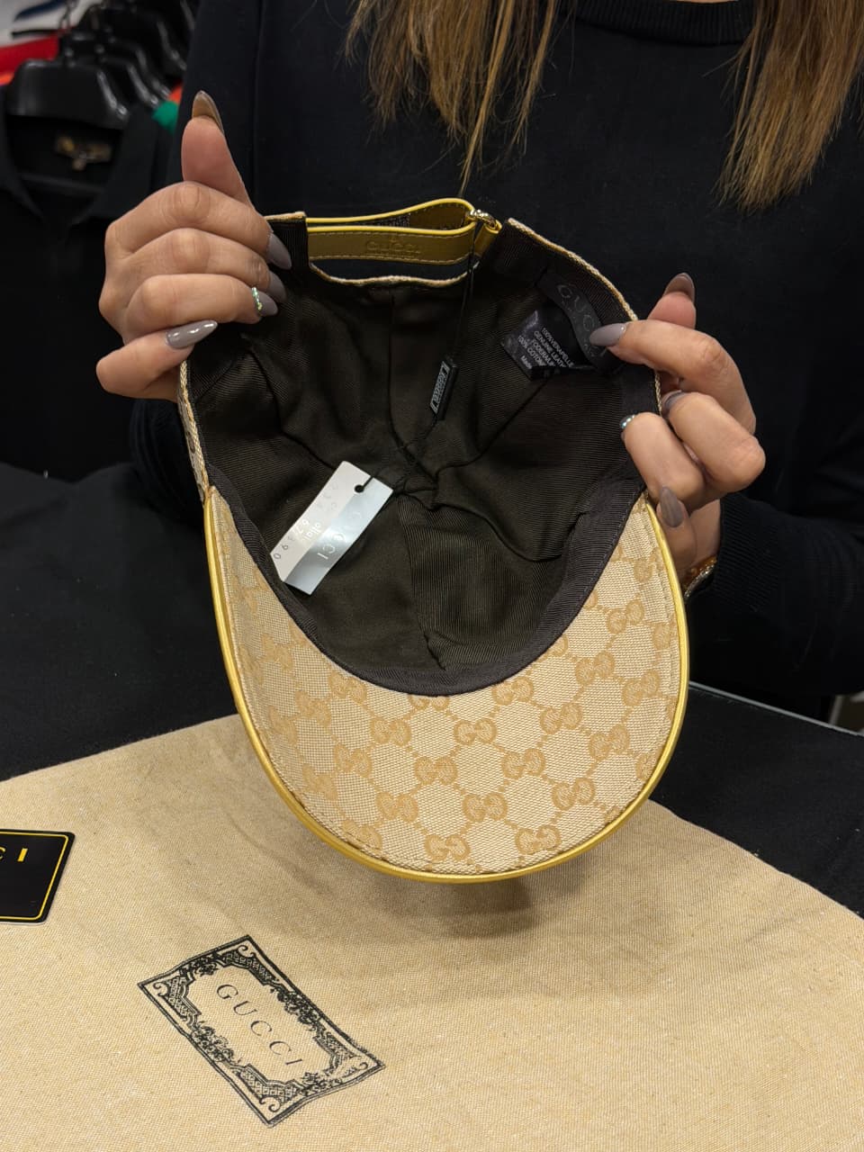 Gucci Premium Cap with Dust Cover