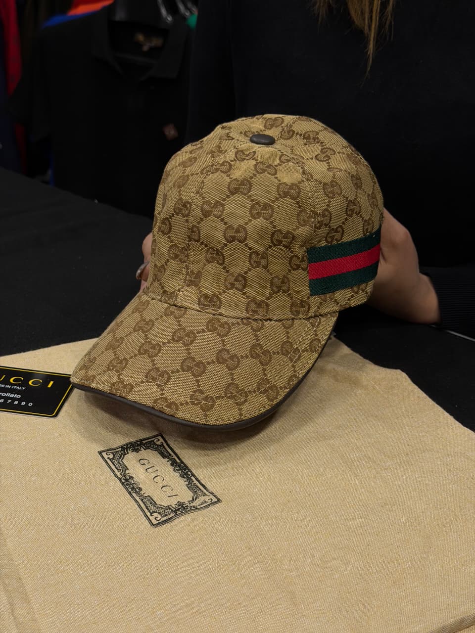 Gucci Premium Cap with Dust Cover