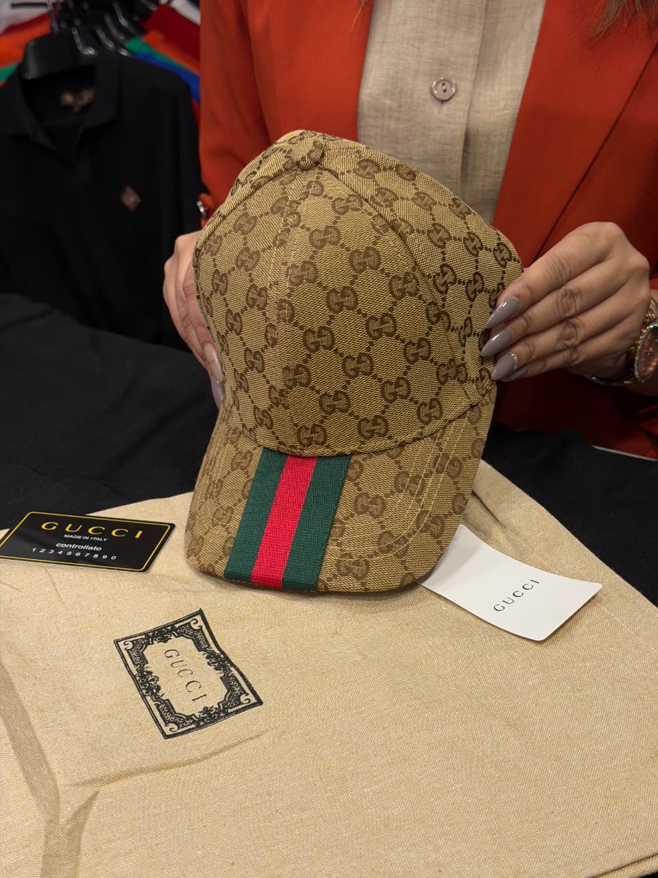 Gucci Premium Cap with Dust Cover