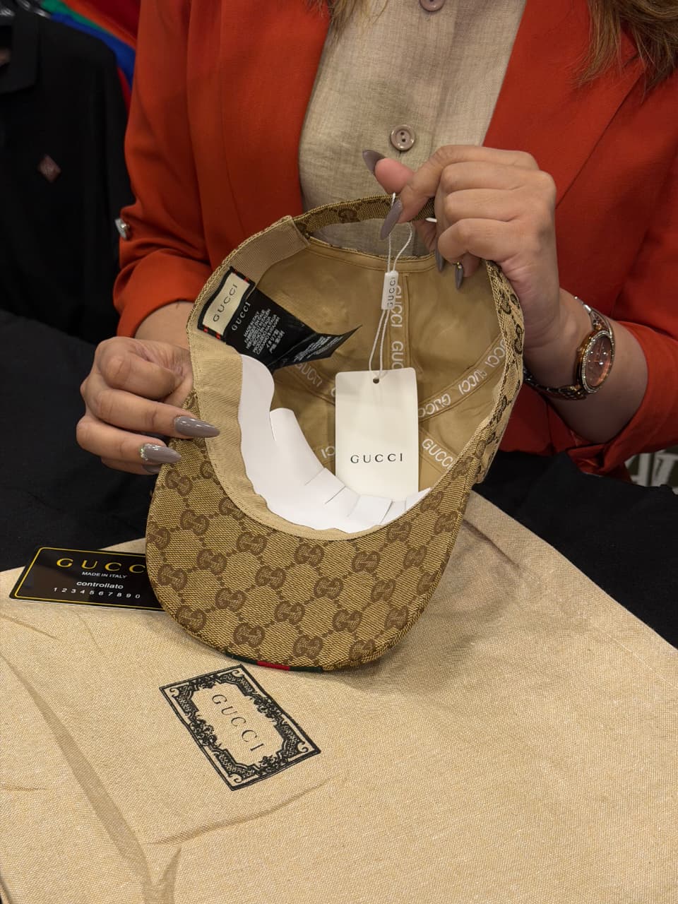 Gucci Premium Cap with Dust Cover