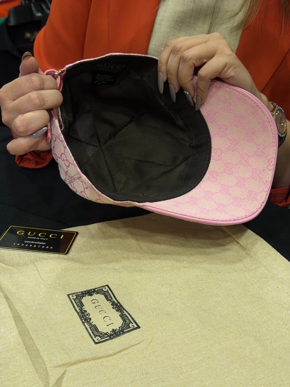 Gucci Premium Cap with Dust Cover