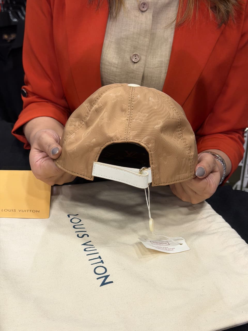 Louis Vuitton Premium Cap with Dust Cover