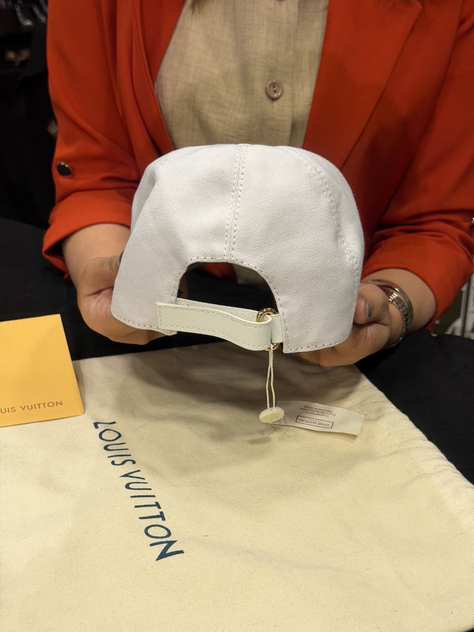 Louis Vuitton Premium Cap with Dust Cover