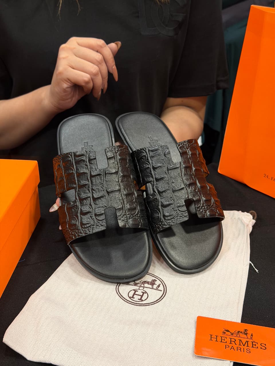 Hermes Izmir High Grade Slides with box